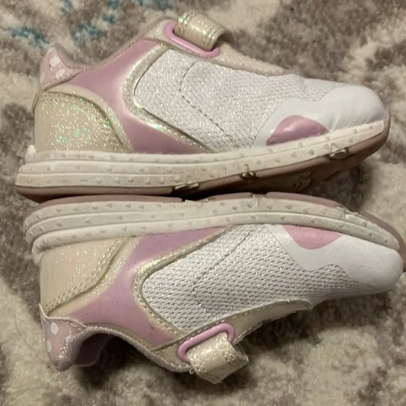 🌸  3/$15 Disney Minnie Mouse shoes - Picture 5 of 9